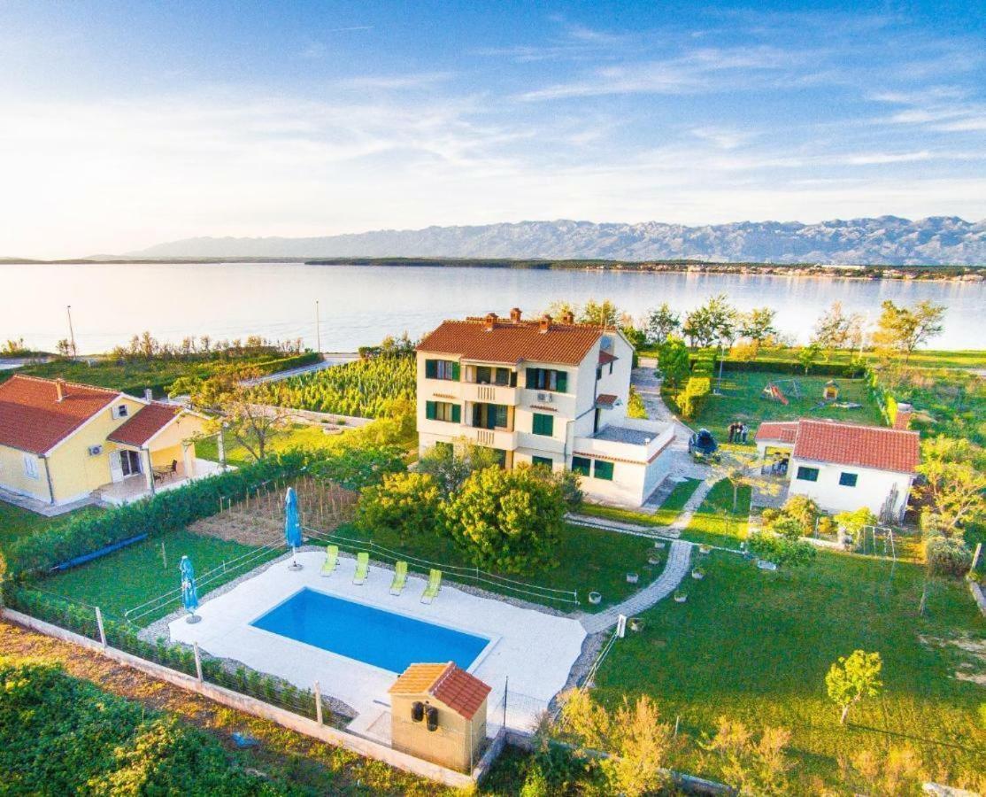 Aenona Sea View Apartments Нин Экстерьер фото