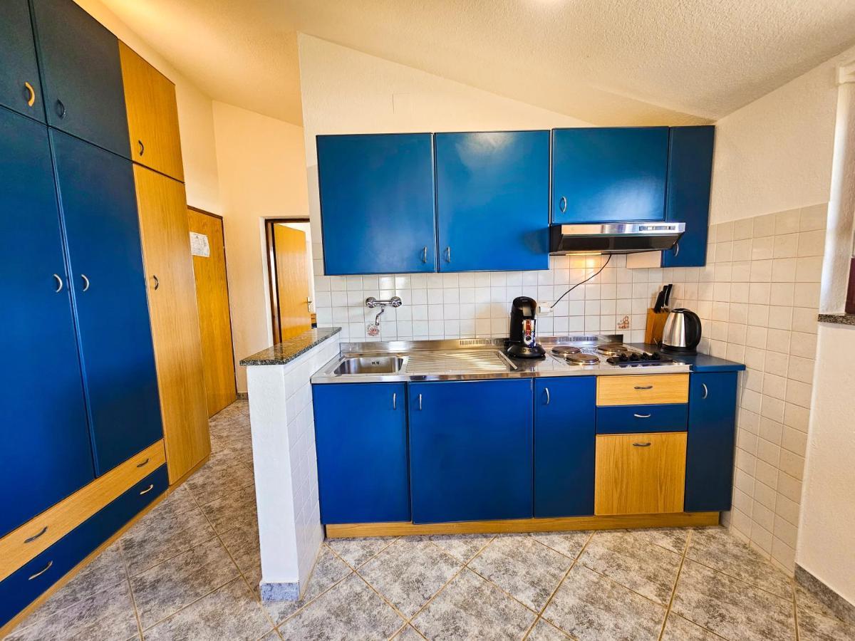 Aenona Sea View Apartments Нин Экстерьер фото